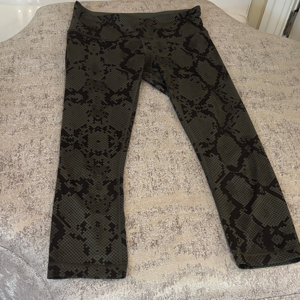 lululemon athletica Black and Olive Leggings